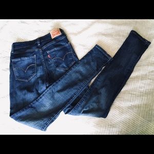 Levi 721 Hi Rise Skinny Jeans